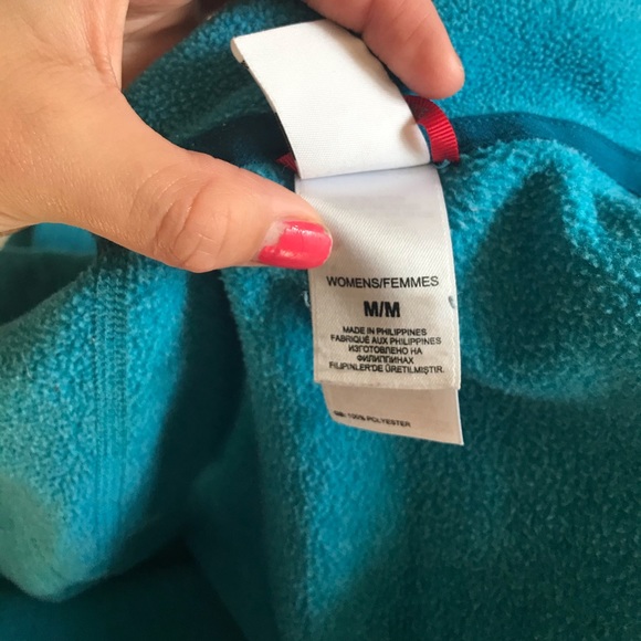 a blue north the face sweater - Picture 2 of 3